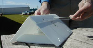 Assembling the traps - Inserting wire