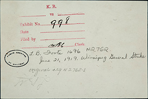 écriture manuscrite au dos de la photographie : Exhibit No. 998. L.B. Foote 1696 N2762. June 21, 1919. Winnipeg General Strike. Original neg N2762-1. Timbrée : Public Archives of Manitoba.