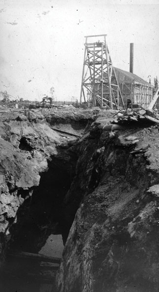 Mine Mandy, Schist Lake, à ciel ouvert en 1918. 