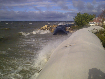 Géotubes à Twin Beaches, sur le lac Manitoba,  octobre 2014