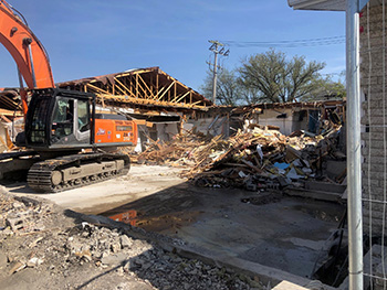 18 mai 2021 - Démolition du bâtiment Home Farms
