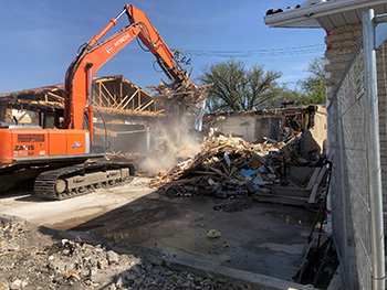 18 mai 2021 - Démolition du bâtiment Home Farms
