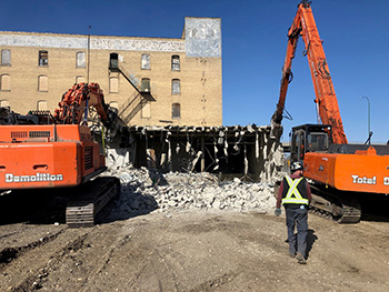 Des nouvelles du projet — 7 avril 2021 — La démolition des bureaux situés dans le bâtiment Kullberg’s a commencé.